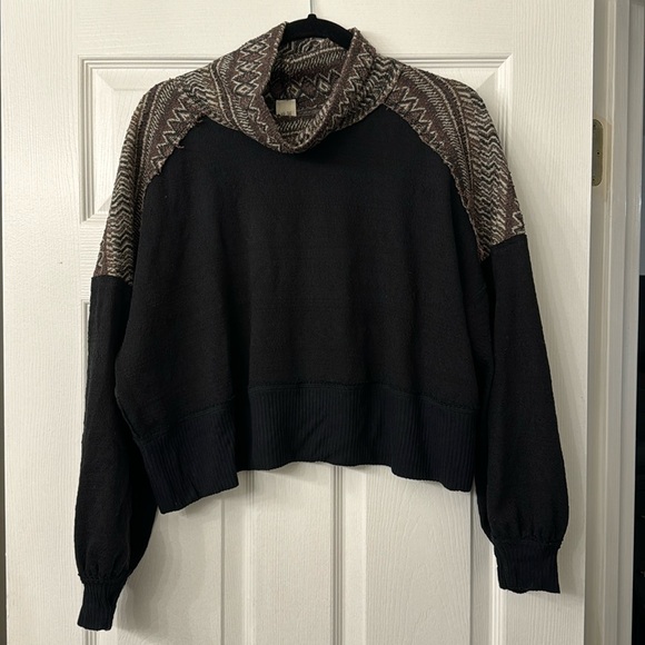 We The Free At the Lodge Sweater - Picture 3 of 6